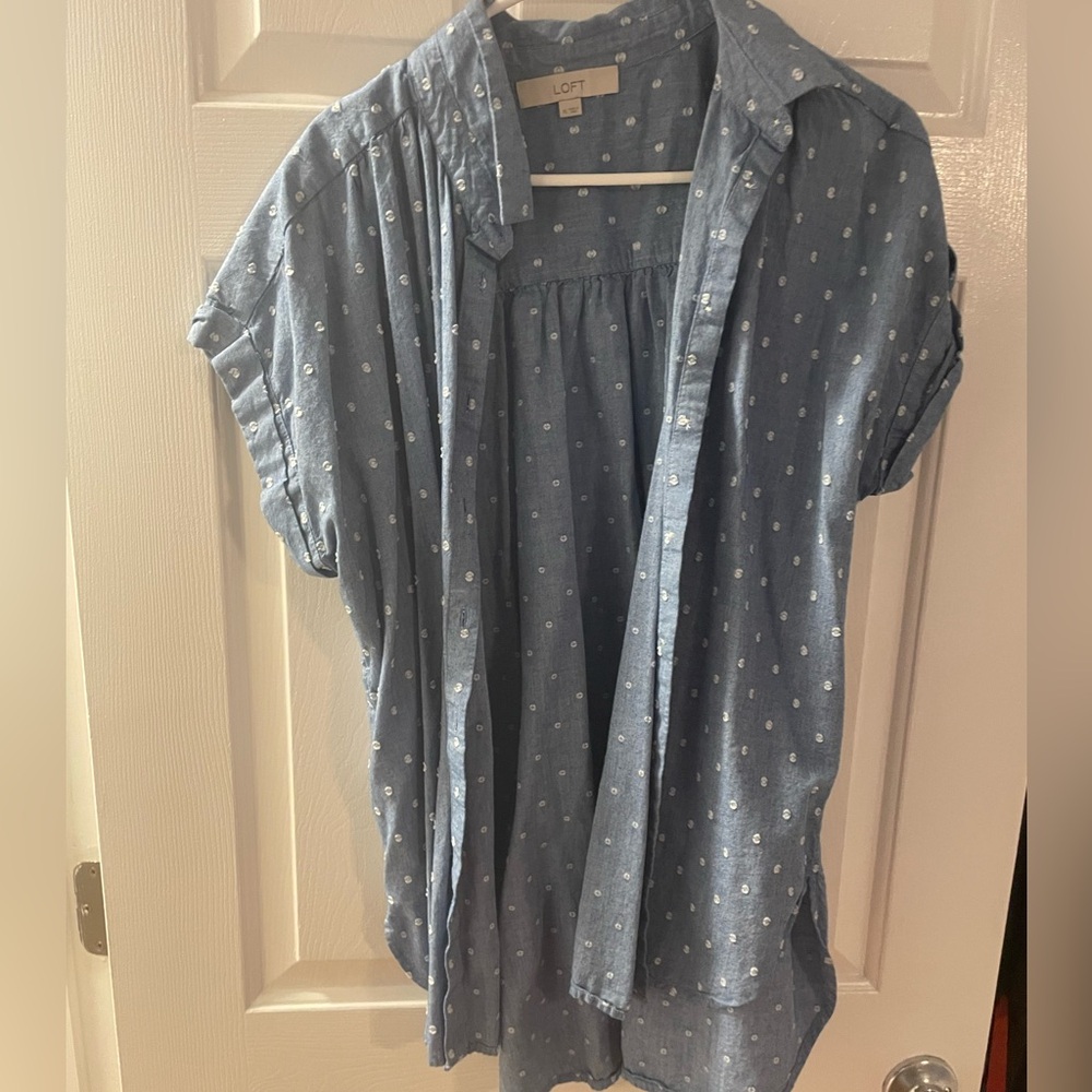 Loft clip dot button up top